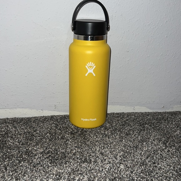 Hydroflask 32 Oz Wide Mouth Yellow Metal Water Bottle - Picture 2 of 8